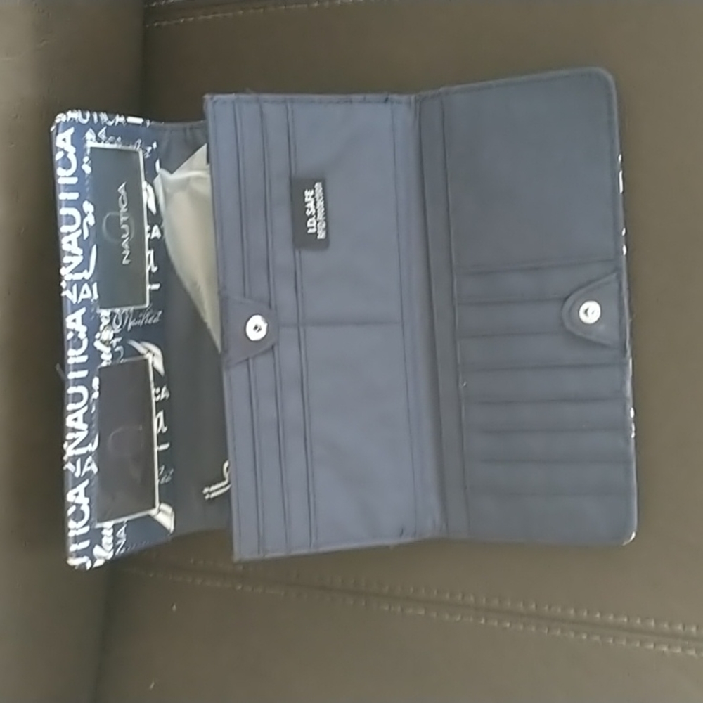 Wallet - Picture 3 of 4